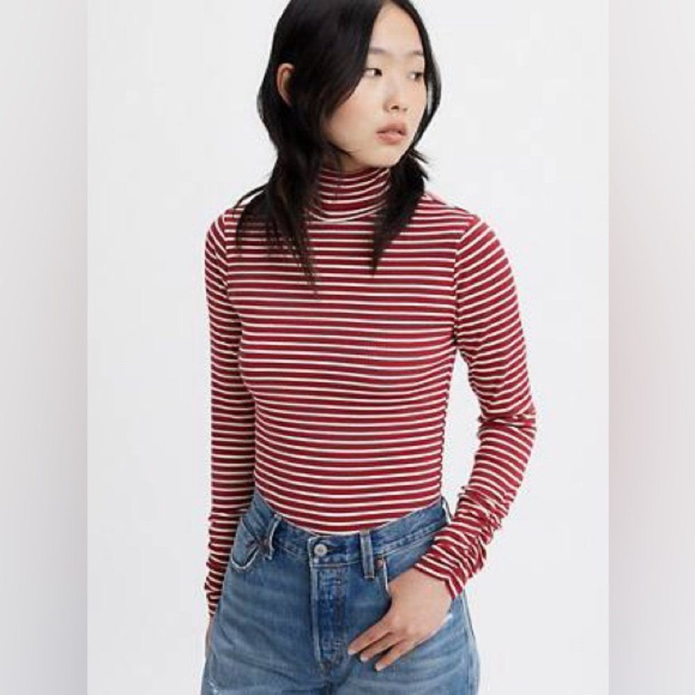 Levi’s turtleneck